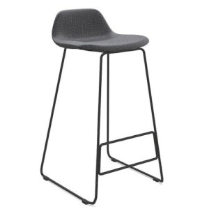 Mozzie_Stool_Black_950J_Frame_Angle_02_web.jpg
